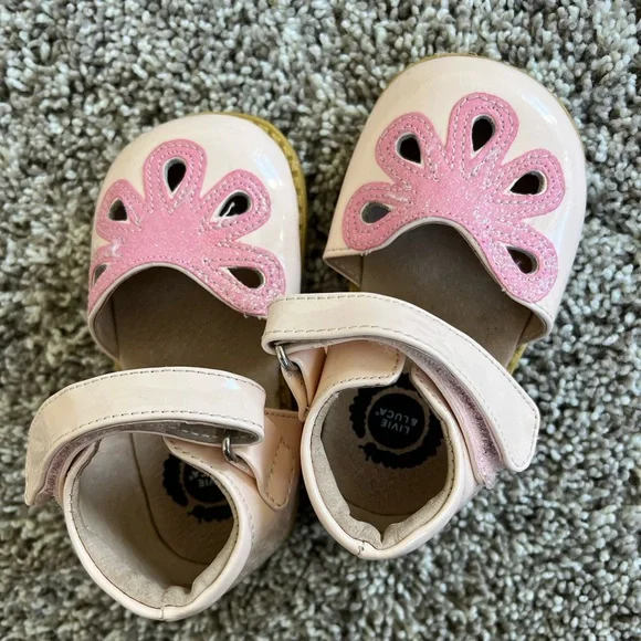 Livie & Luca Petal Mary Jane, size 5 Pink - Picture 3 of 5